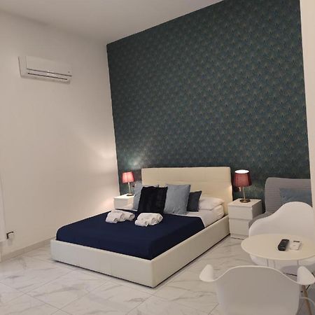 Domus Luigi Leone II Bed & Breakfast Naples Exterior photo